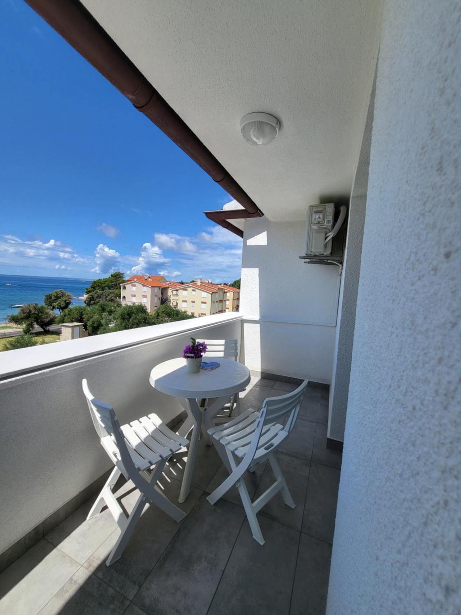 Apartments & Rooms Fam Ribaric Banjol Eksteriør bilde
