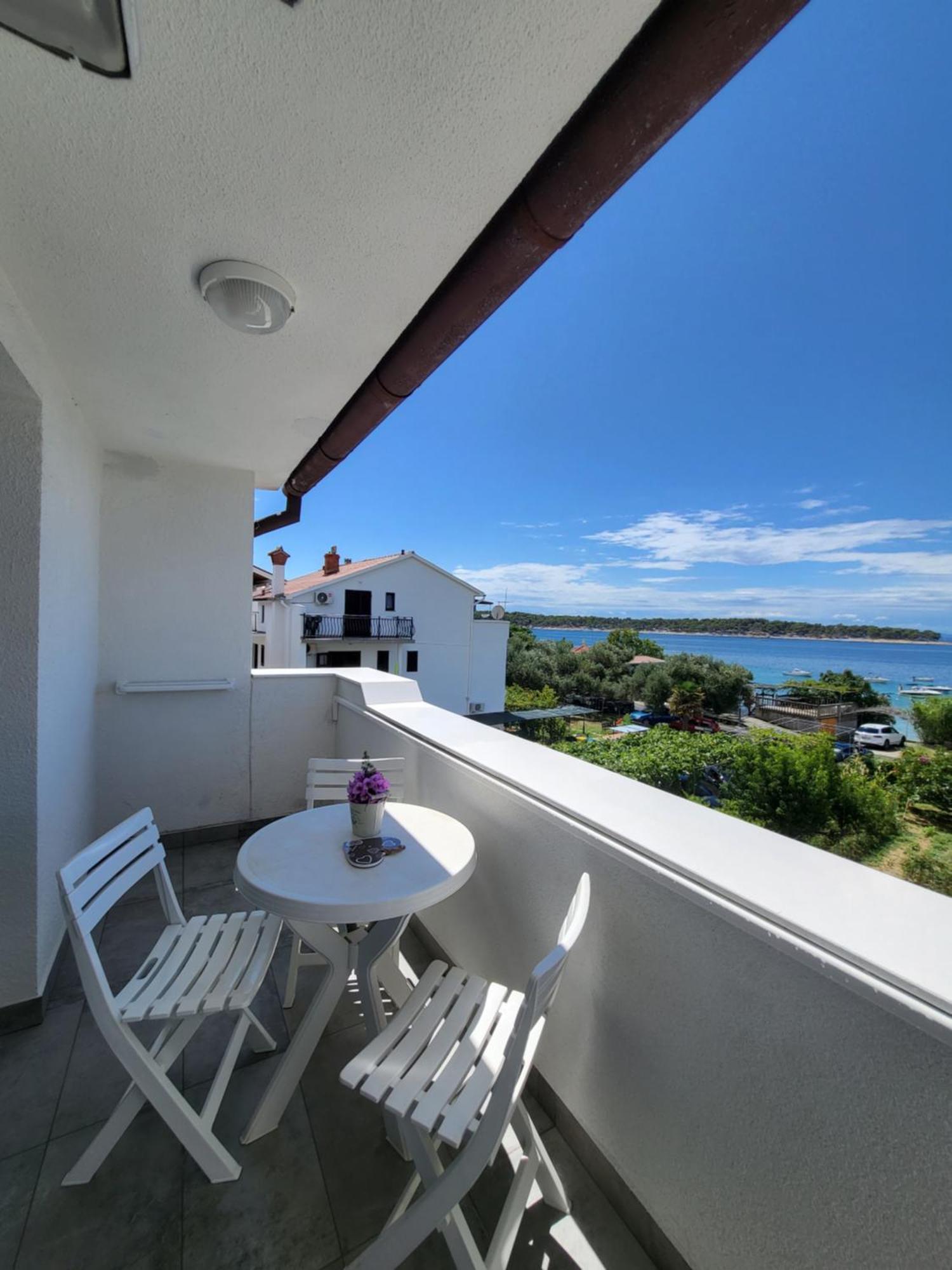 Apartments & Rooms Fam Ribaric Banjol Eksteriør bilde