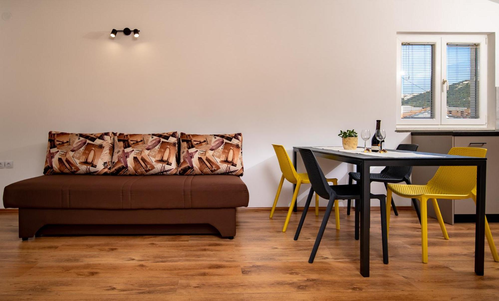 Apartments & Rooms Fam Ribaric Banjol Eksteriør bilde
