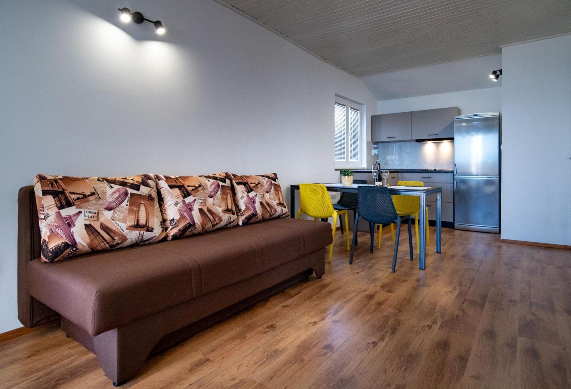 Apartments & Rooms Fam Ribaric Banjol Eksteriør bilde