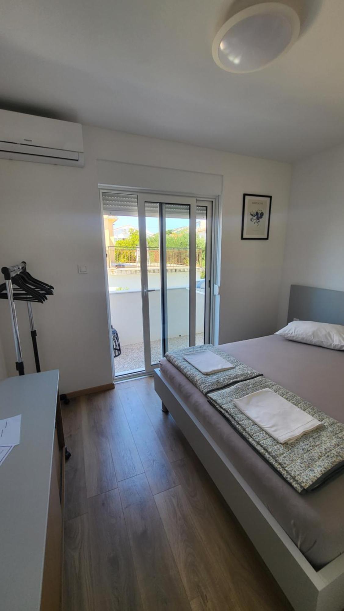 Apartments & Rooms Fam Ribaric Banjol Eksteriør bilde