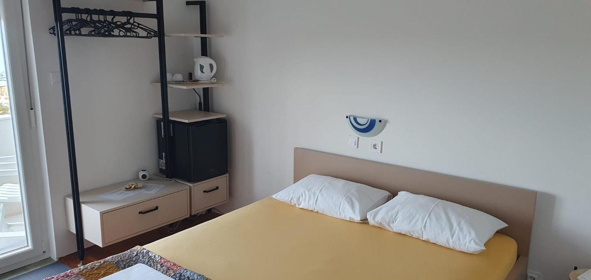 Apartments & Rooms Fam Ribaric Banjol Rom bilde