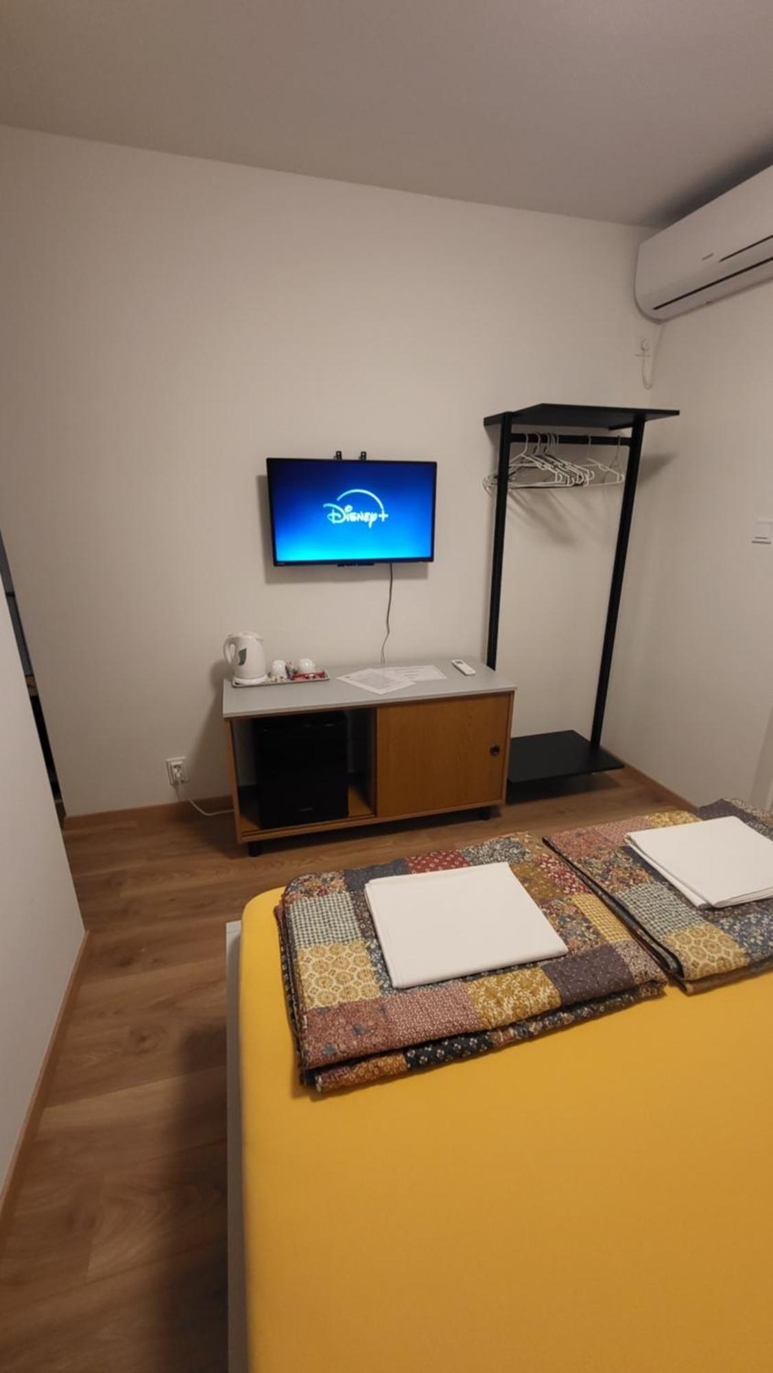 Apartments & Rooms Fam Ribaric Banjol Rom bilde