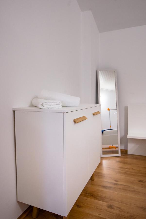 Apartments & Rooms Fam Ribaric Banjol Eksteriør bilde