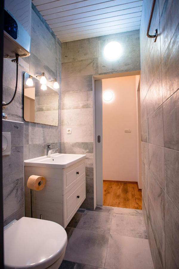Apartments & Rooms Fam Ribaric Banjol Eksteriør bilde